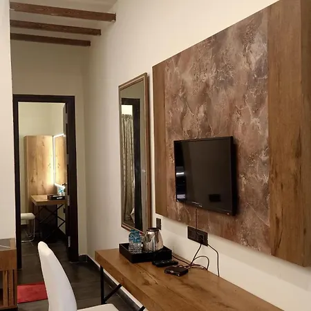 Zeenath Taj Gardens Yelagiri Room photo