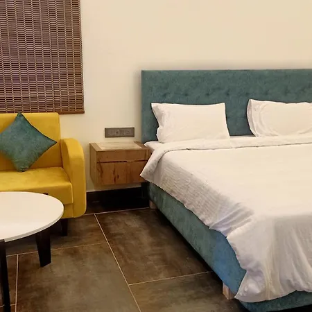 Zeenath Taj Gardens Yelagiri Room photo