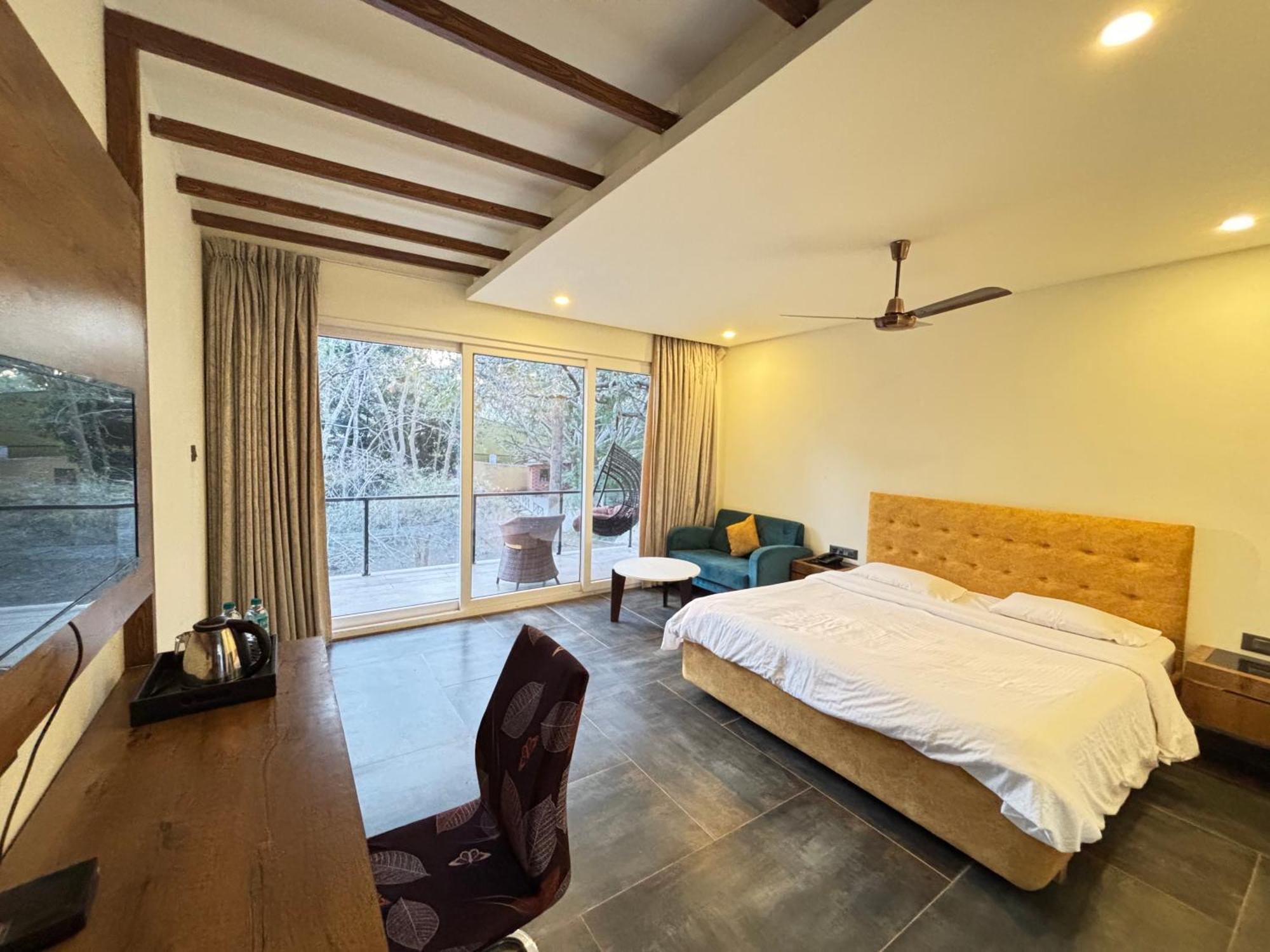 Zeenath Taj Gardens 2*