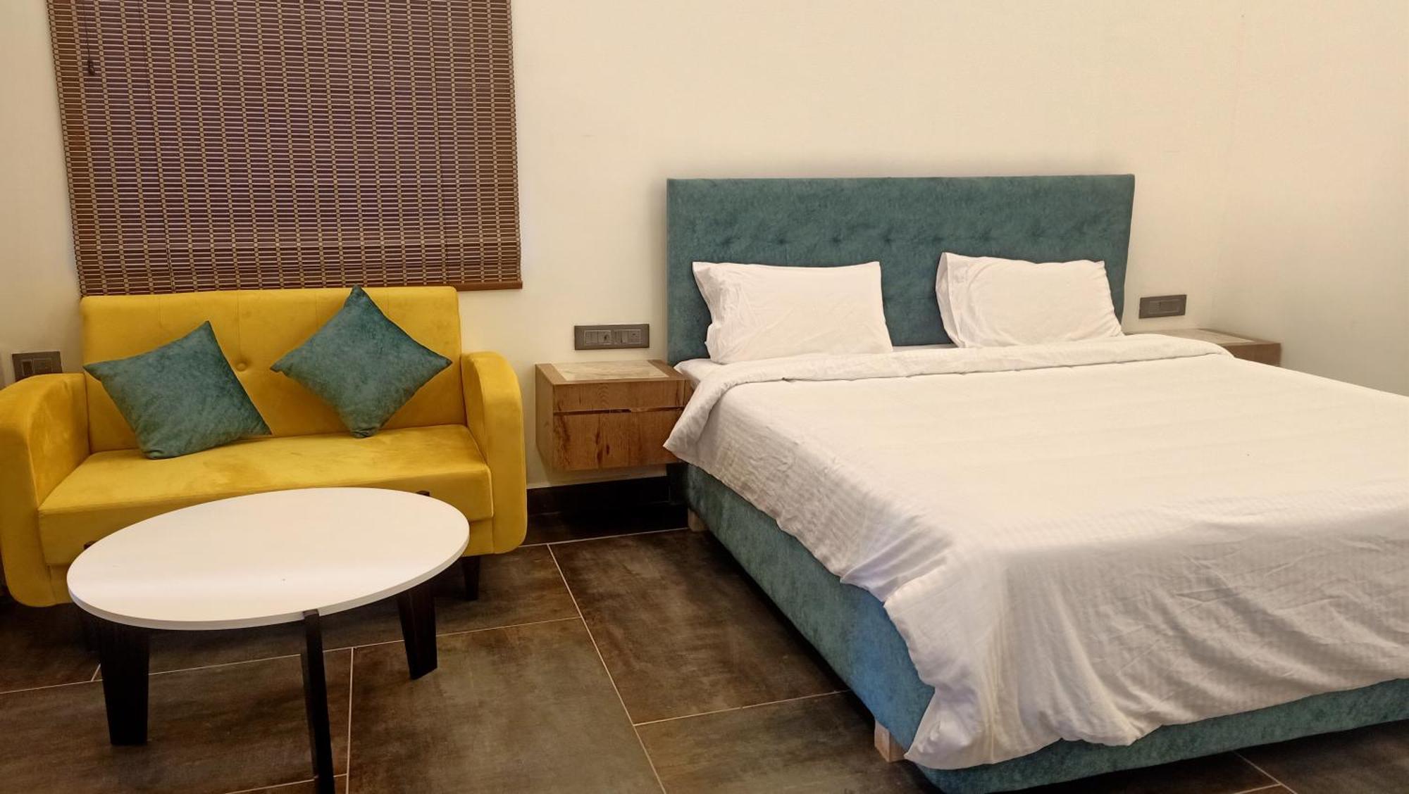 Zeenath Taj Gardens 3* Yelagiri